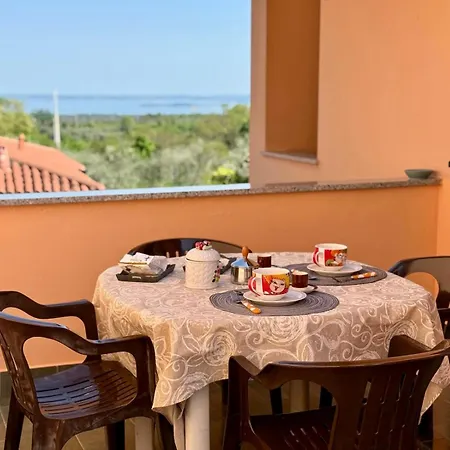 Nonna Cecilia Pensión Puegnago sul Garda